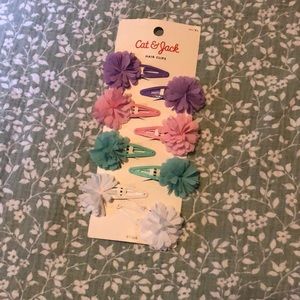 Cat and Jack hair clips.